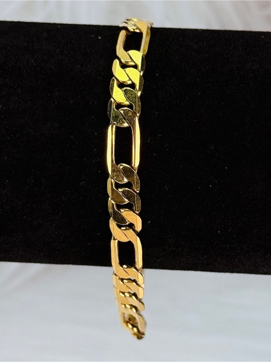 Jewelry - Vintage Goldtone Figaro Link Chain Bracelet